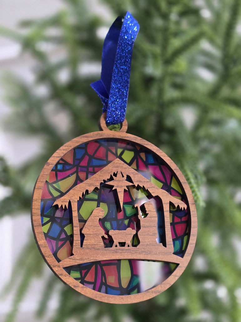 Nativity Ornament – Mary with Manger personalized name detail