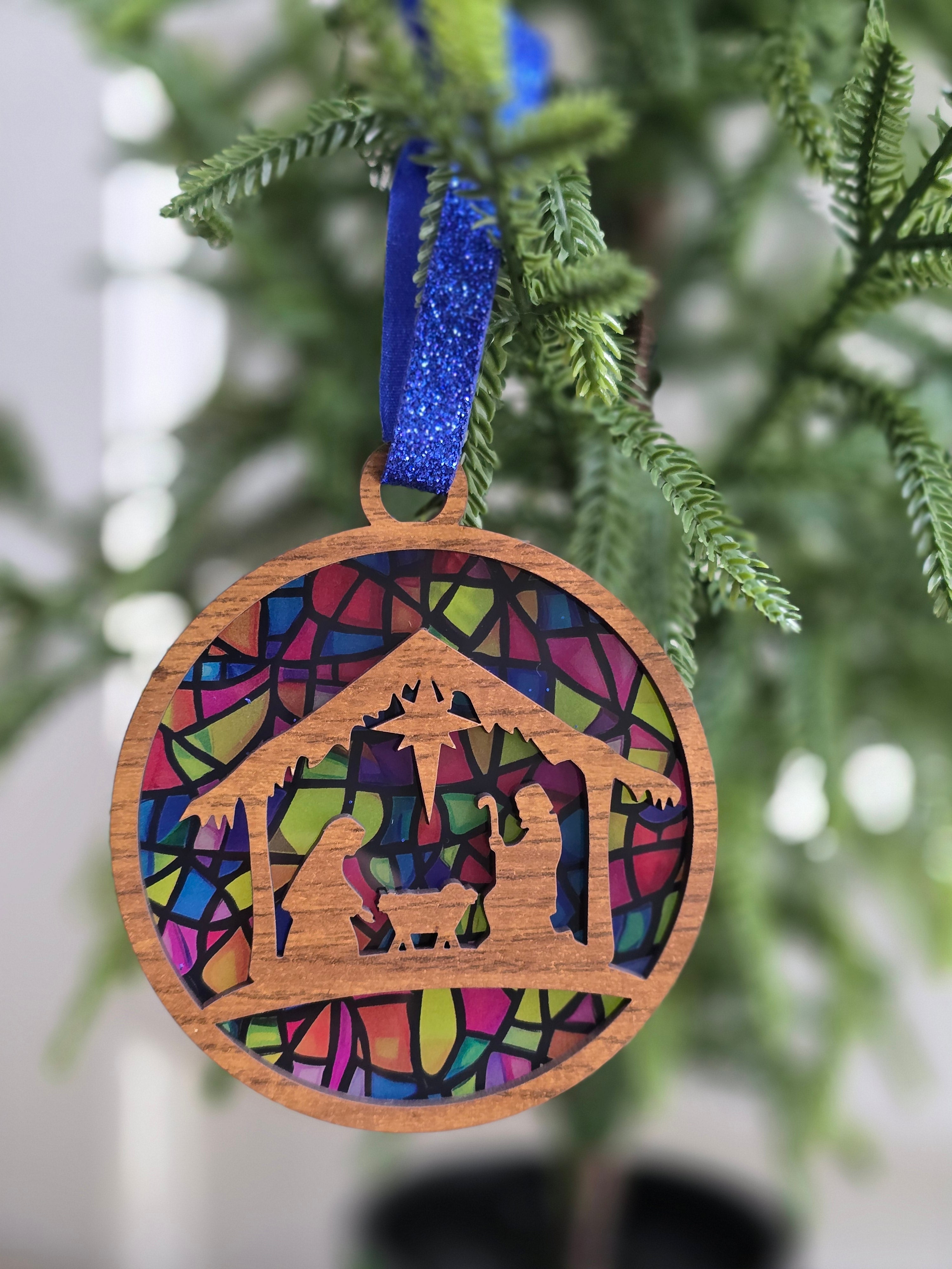 Nativity Ornament – Mary with Manger Christmas tree decor view