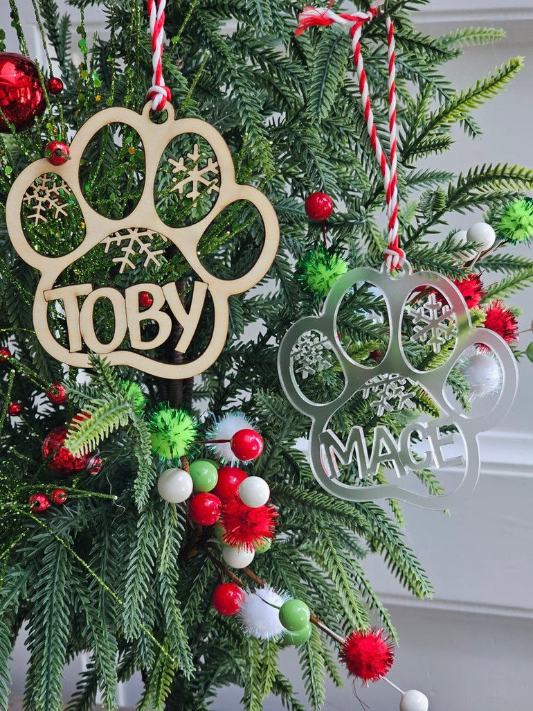 Pet Paw Ornament – Personalized Dog & Cat Christmas Tree Decor layered ornament detail