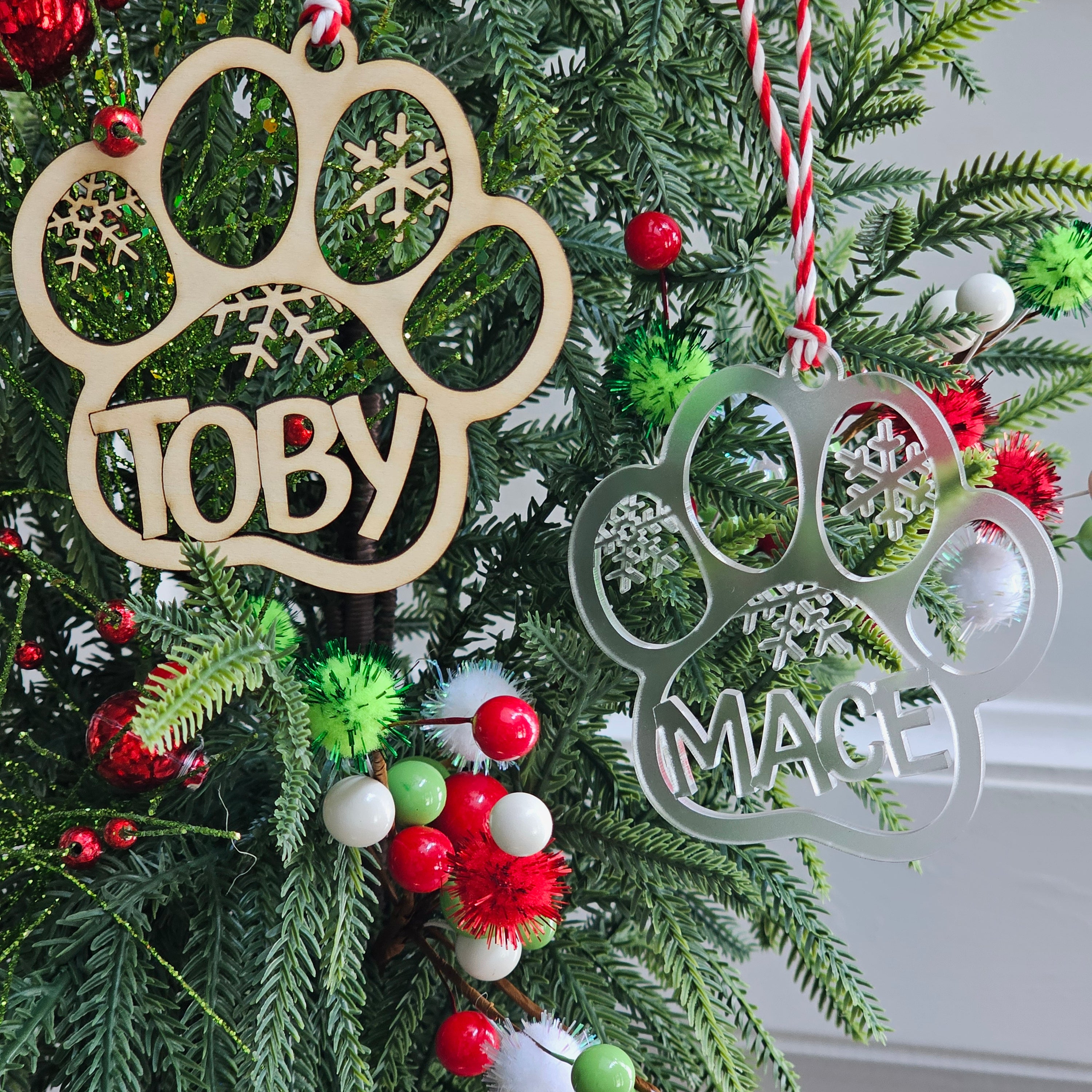 Pet Paw Ornament – Personalized Dog & Cat Christmas Tree Decor layered ornament detail