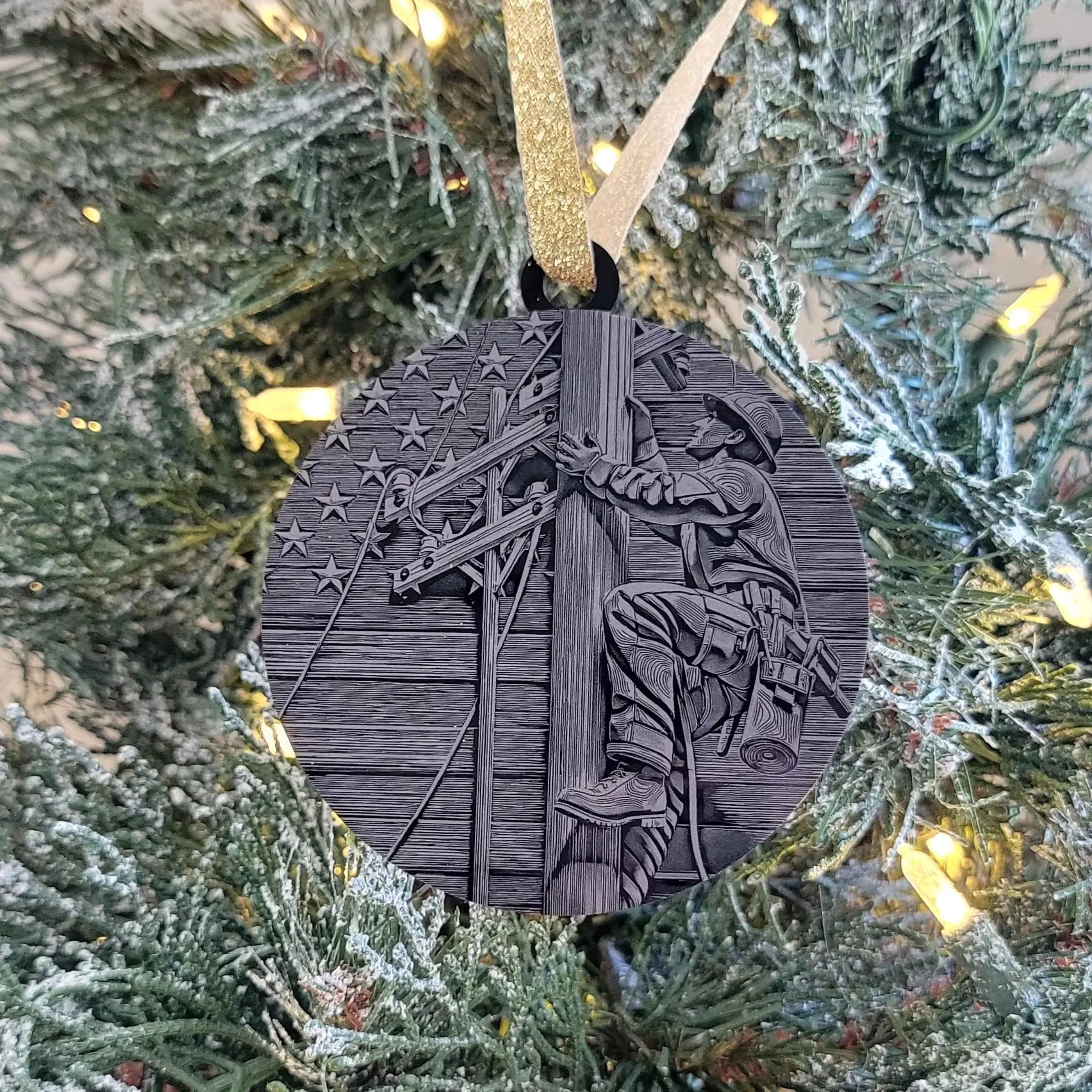 Personalized Lineman Christmas Ornament – Engraved Black Acrylic Gift personalized name detail